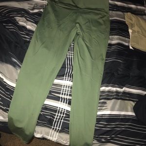 Olive Greek scrunch butt leggings